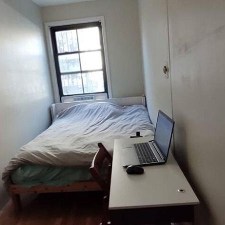 Central & Affordable Williamsburg Small Room นิวยอร์ก ภายนอก รูปภาพ