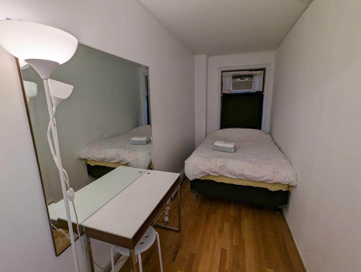 Central & Affordable Williamsburg Small Room นิวยอร์ก ภายนอก รูปภาพ