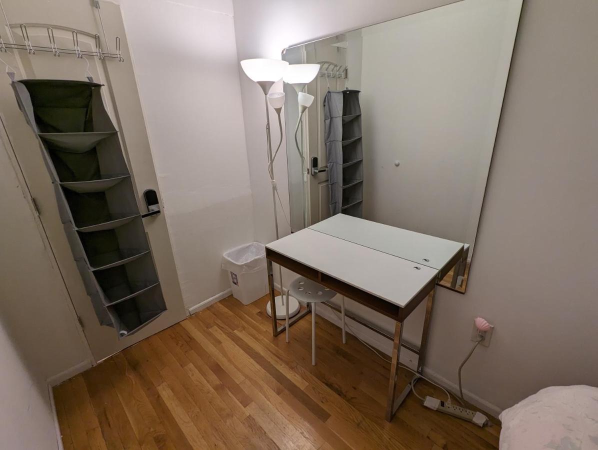 Central & Affordable Williamsburg Small Room นิวยอร์ก ภายนอก รูปภาพ
