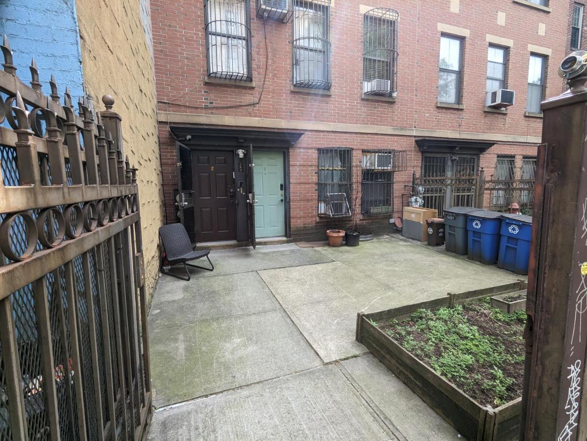 Central & Affordable Williamsburg Small Room นิวยอร์ก ภายนอก รูปภาพ