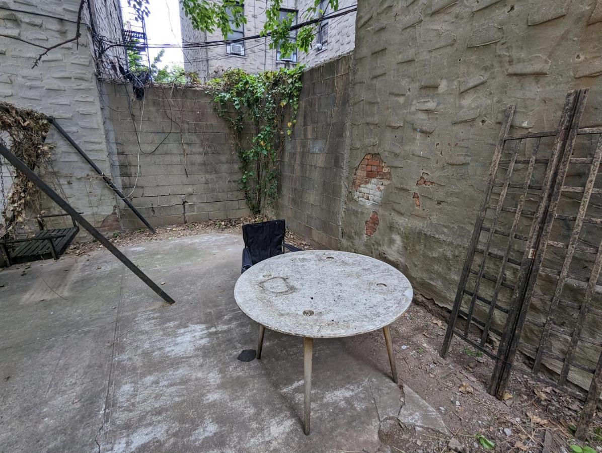 Central & Affordable Williamsburg Small Room นิวยอร์ก ภายนอก รูปภาพ