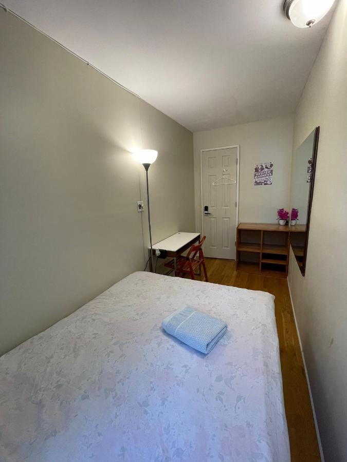 Central & Affordable Williamsburg Small Room นิวยอร์ก ภายนอก รูปภาพ
